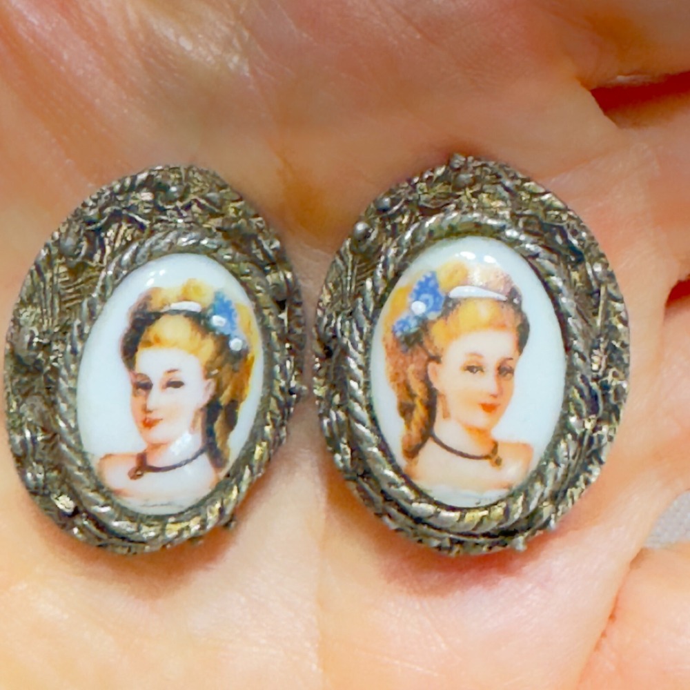 VINTAGE JONNE LIMOGES FRANCE PORCELAIN PAINTED  CLIP ON EARRINGS MID CENTURY